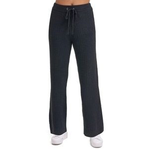 😻NWT DKNY Cashmere Joggers Black